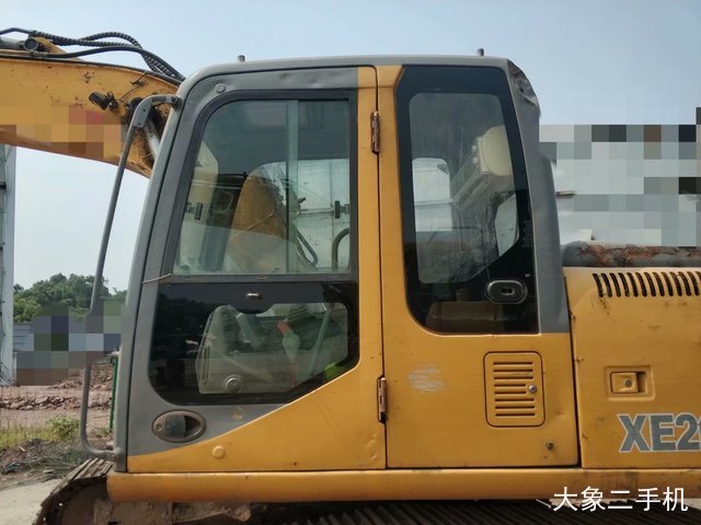 徐工 XE150 挖掘机