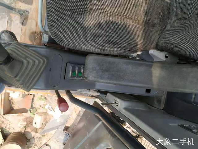 雷沃重工 FR225E 挖掘机