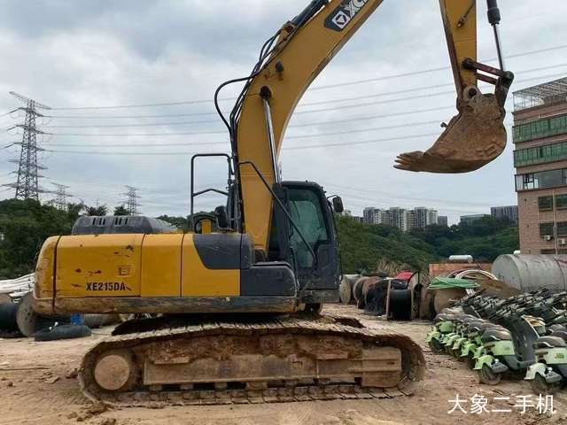 徐工 XE200DA 挖掘机