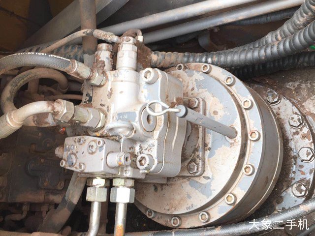 徐工 XE335C 挖掘机