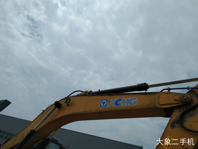 徐工 XE265C 挖掘机