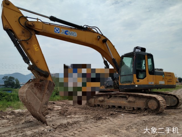 徐工 XE265C 挖掘机