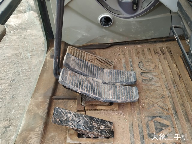 徐工 XE265C 挖掘机