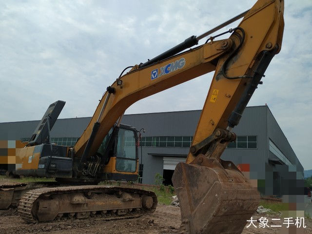 徐工 XE265C 挖掘机