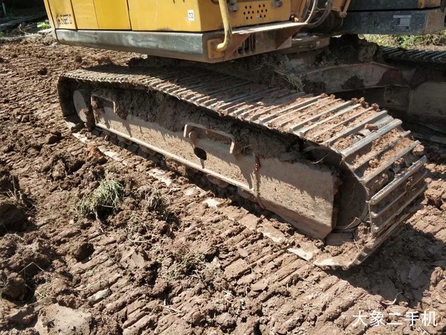 山东临工 LG6135E 挖掘机