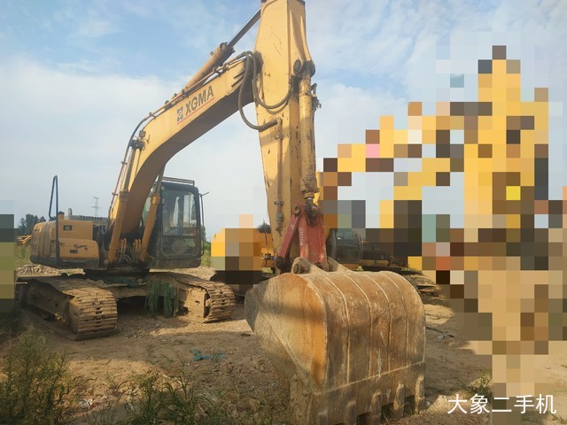 厦工 XG822LC 挖掘机