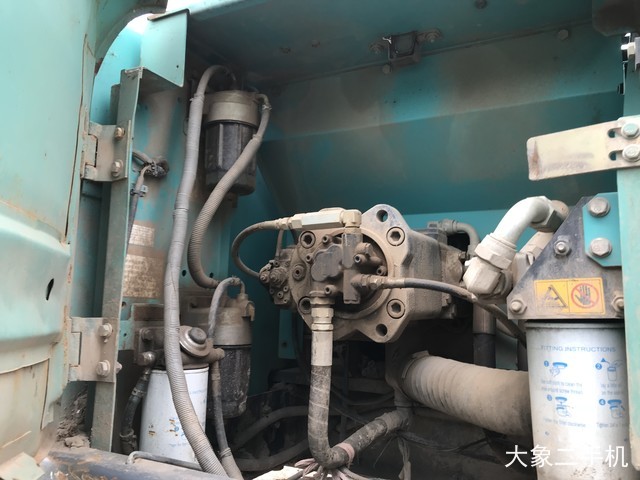 神钢 SK210LC-8 挖掘机