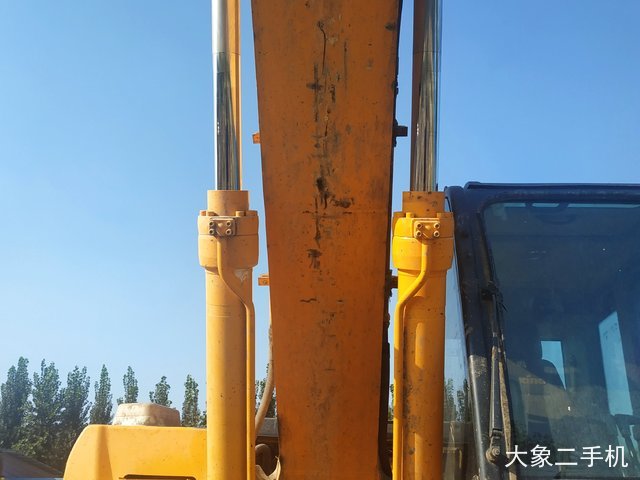 龙工 LG6235 挖掘机