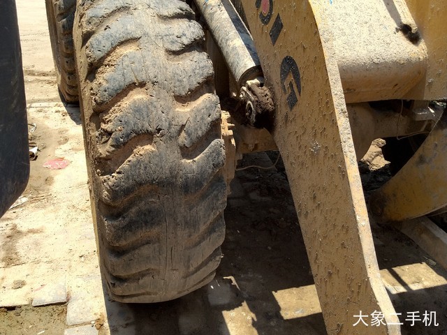 山东临工 LG933L 装载机