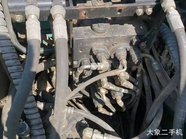 神钢 SK130-8 挖掘机