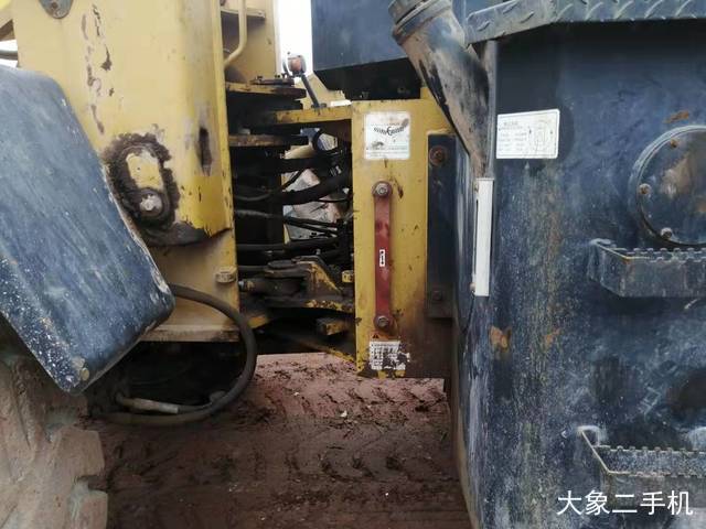 山工 SEM652B 装载机