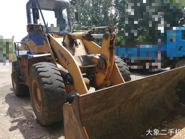 龙工 LG833 装载机