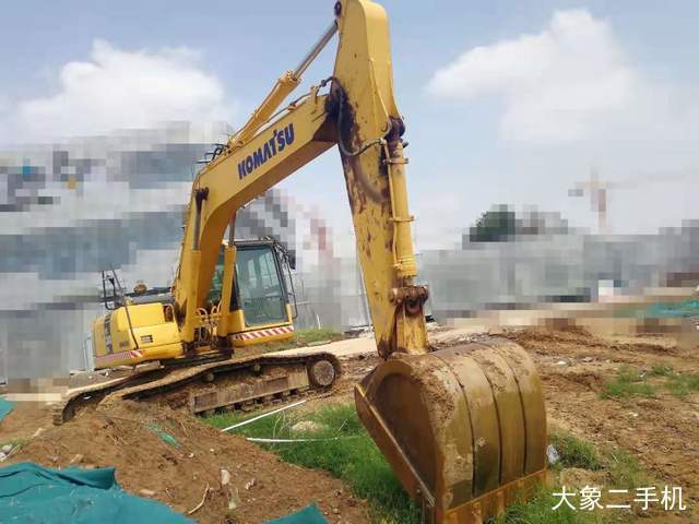 小松 PC220-8M0 挖掘机