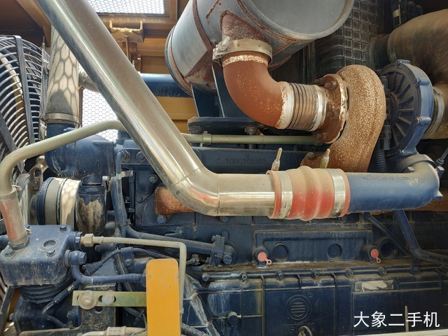 山工 SEM652D 装载机