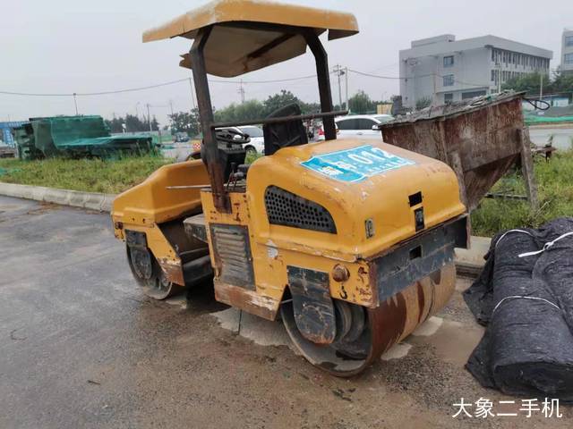 洛建 YZ7G 压路机