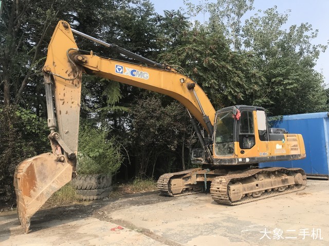 徐工 XE265C 挖掘机