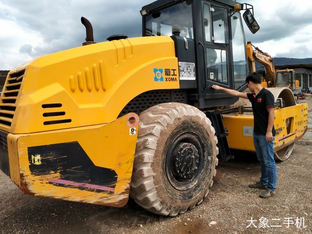 厦工 XG622MH 压路机