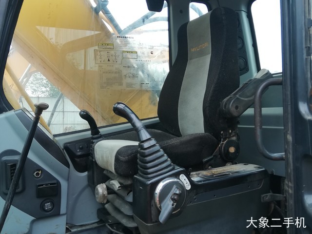 现代 R225LC-7 挖掘机