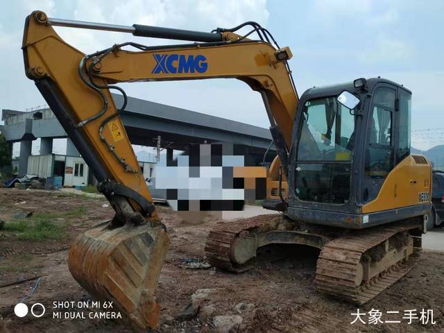 徐工 XE75D 挖掘机