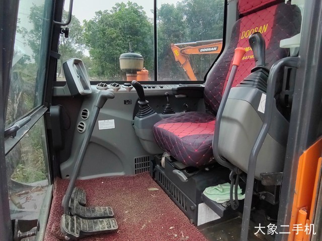 斗山 DX60E-9C 挖掘机