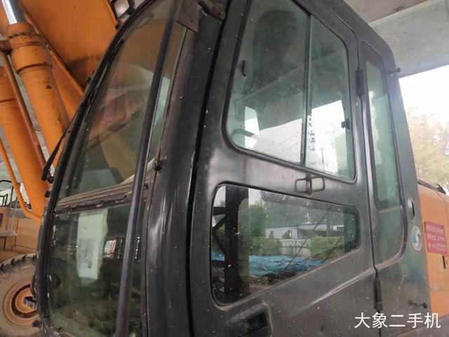 现代 R215-7 挖掘机