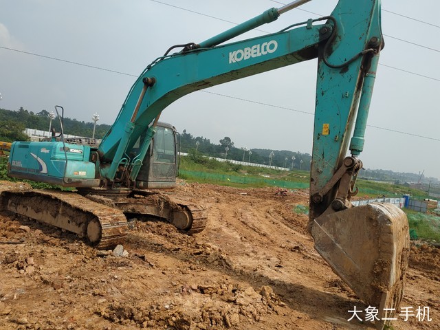 神钢 SK260LC-8 挖掘机