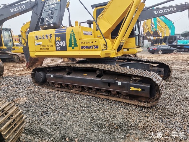 小松 PC240-8N1 挖掘机