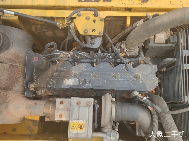 小松 PC240LC-8M0 挖掘机