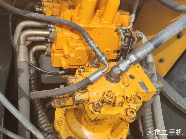 现代 R225LC-7 挖掘机