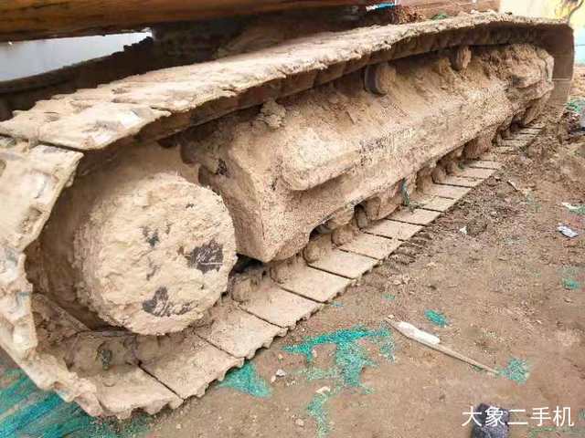 龙工 LG6225E 挖掘机