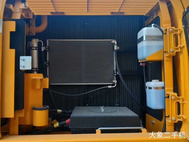 龙工 LG6225E 挖掘机