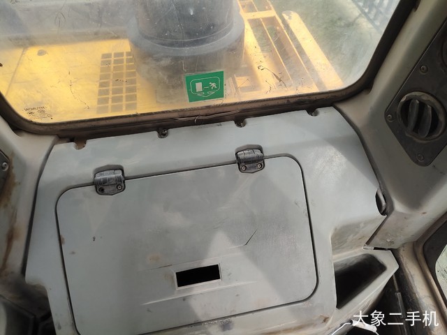 现代 R215-7 挖掘机