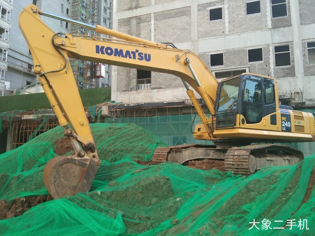 小松 PC240LC-8M0 挖掘机