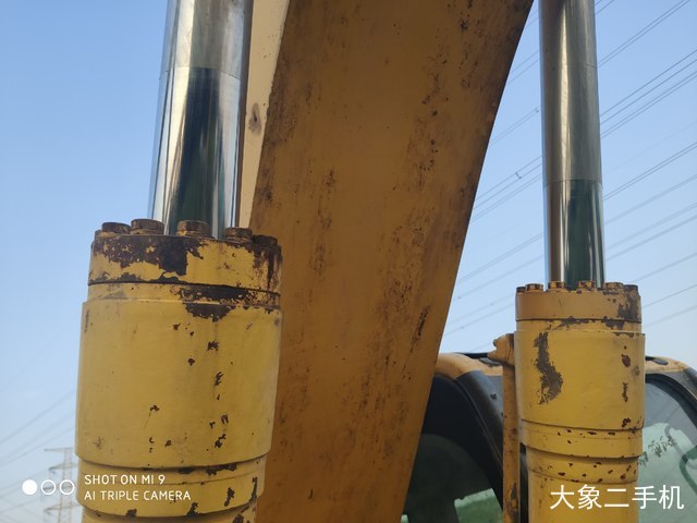 小松 PC220-8 挖掘机