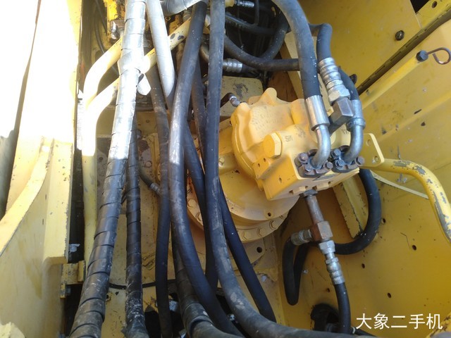 小松 PC240LC-8 挖掘机