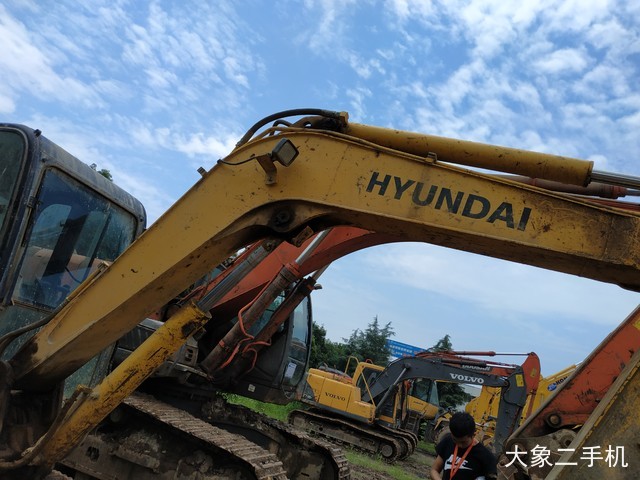 现代 R60-7 挖掘机