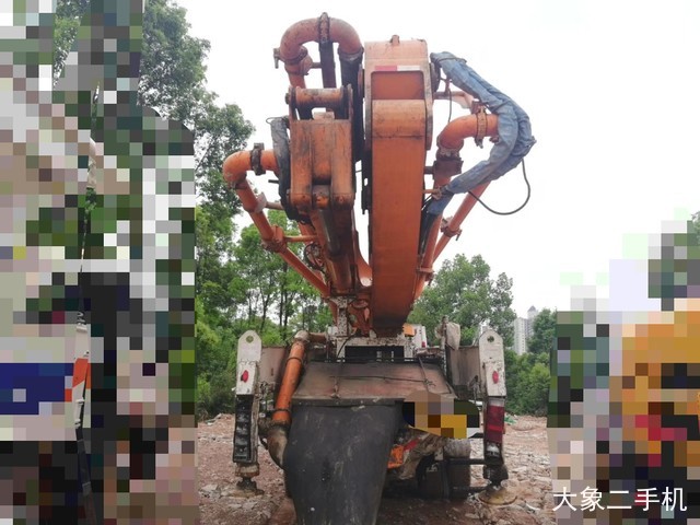 中联重科 ZLJ5413THB125-49 泵车