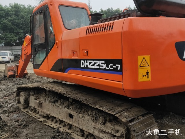 斗山 DH225LC-7 挖掘机