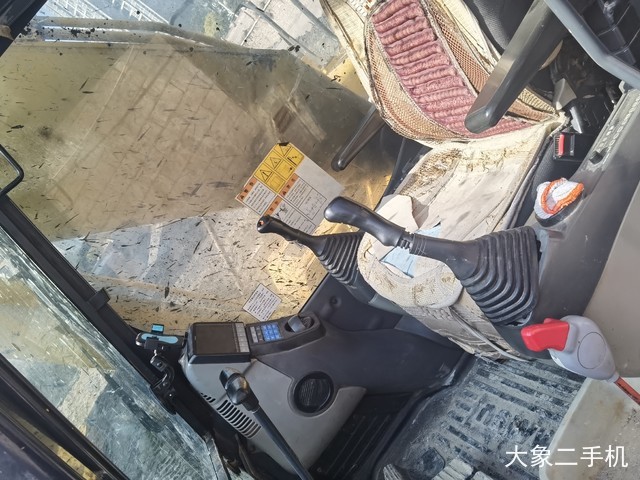 小松 PC210-8 挖掘机