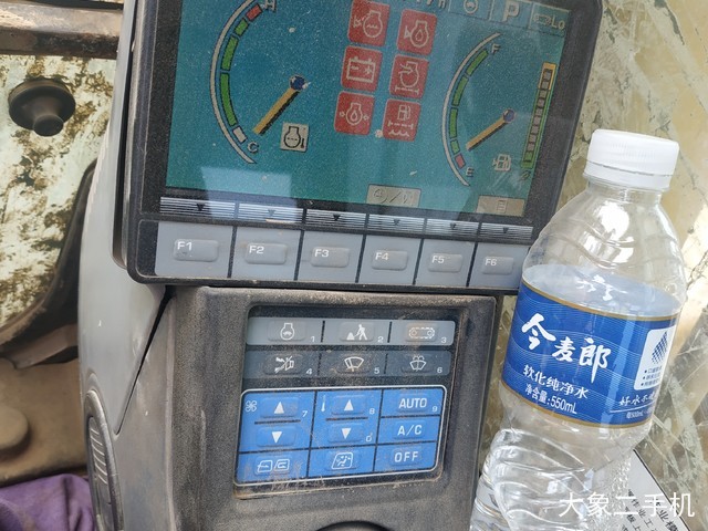 小松 PC220-8 挖掘机