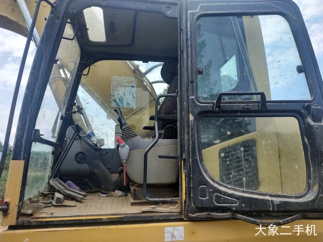 小松 PC220-8 挖掘机