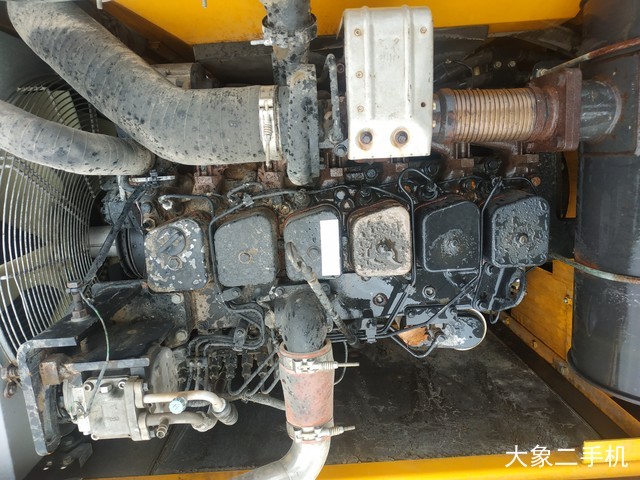 龙工 LG6220D 挖掘机