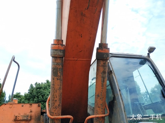 日立 ZX270LC-3 挖掘机