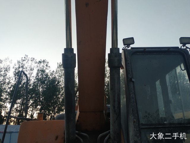 三一重工 SY215C 挖掘机