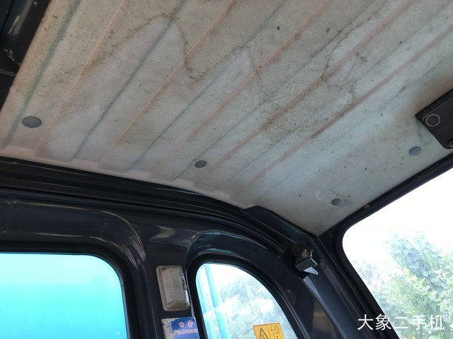 神钢 SK210LC-8 挖掘机