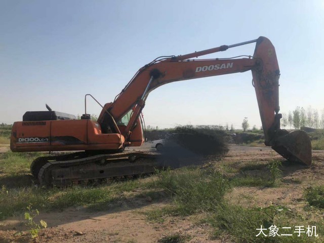 斗山 DH300LC-7 挖掘机