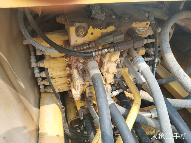 小松 PC240LC-8 挖掘机