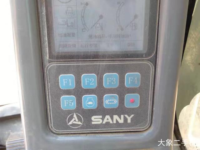 三一重工 SY75C 挖掘机