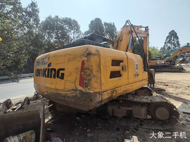 龙工 LG6150 挖掘机