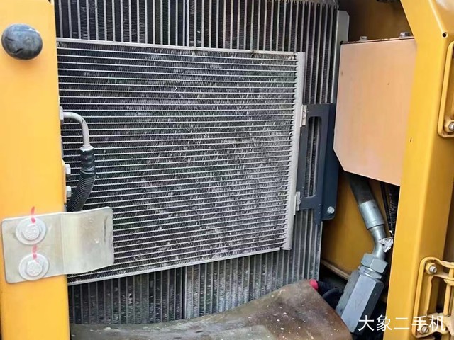 徐工 XE75D 挖掘机